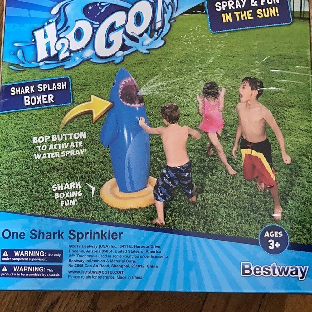 Shark Boxer interactive Sprinkler